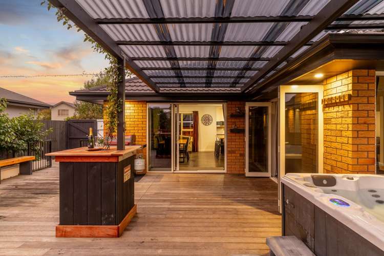 56 Travis Country Drive Burwood_20