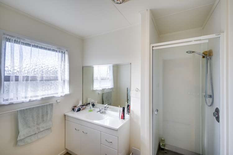 24 Robinson Crescent Tamatea_10