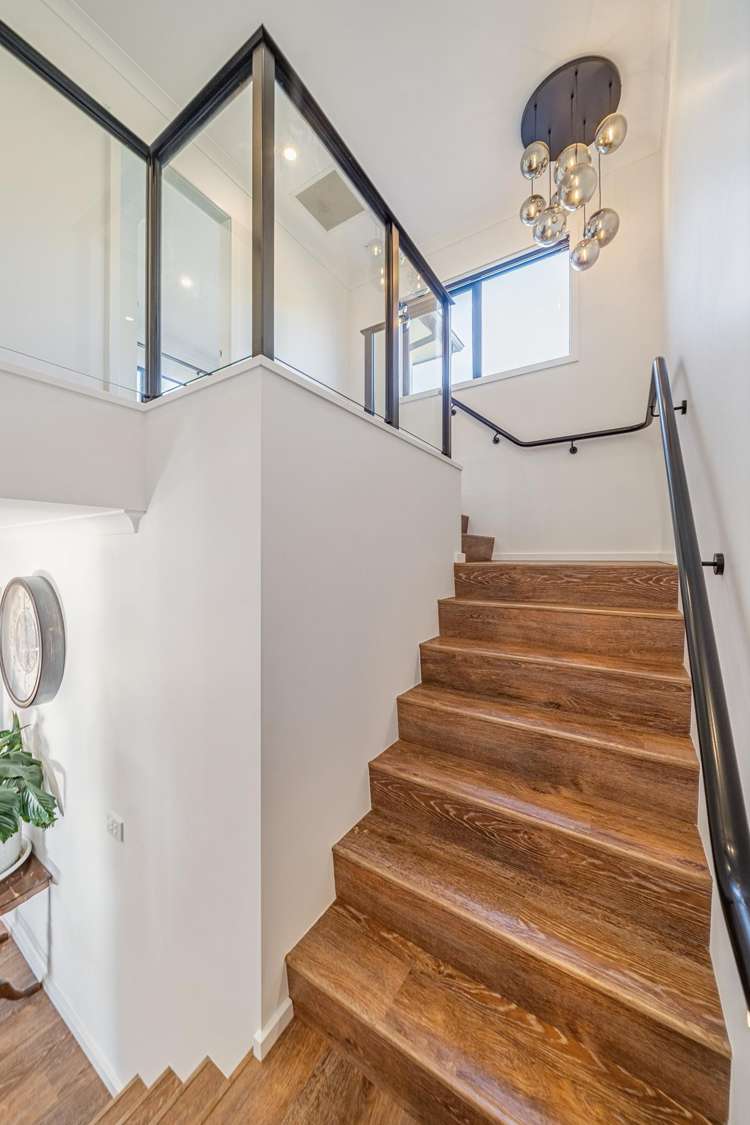 111 Queen Charlotte Drive Aotea_13
