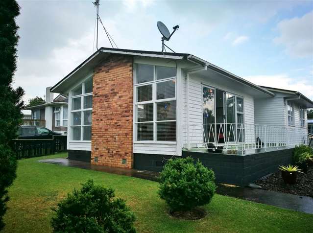 87 Crawford Avenue Mangere Bridge_1