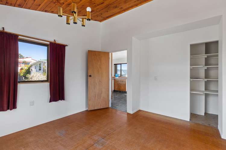 5 Kinloch Place Papakowhai_4