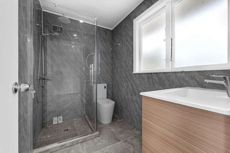 2/34 Plumley Crescent Mangere_6