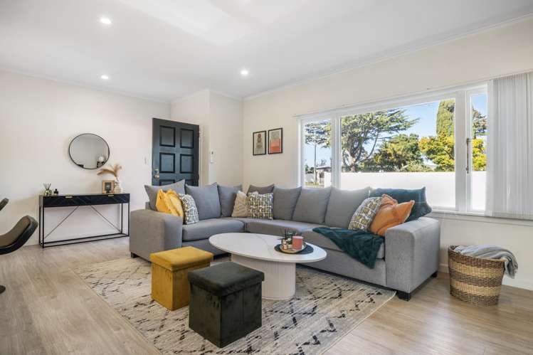 403B West Coast Road Glen Eden_1