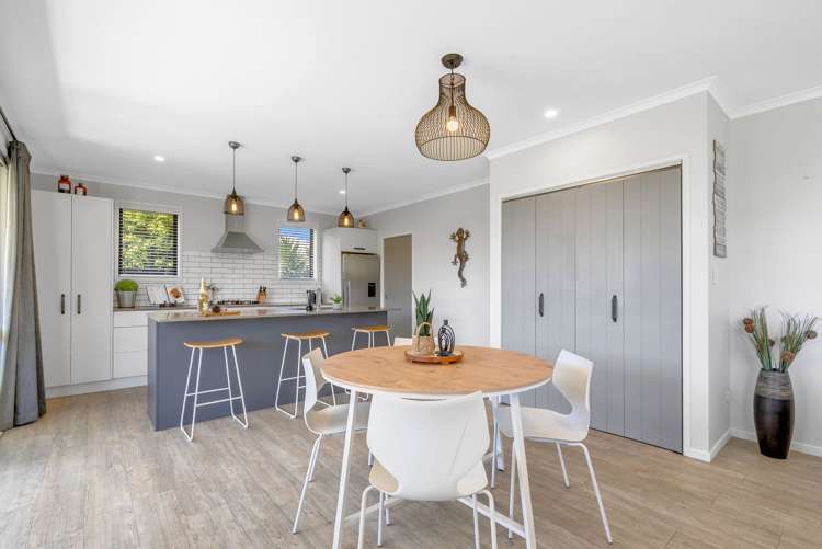 6 Tavarnya Way Patumahoe_9