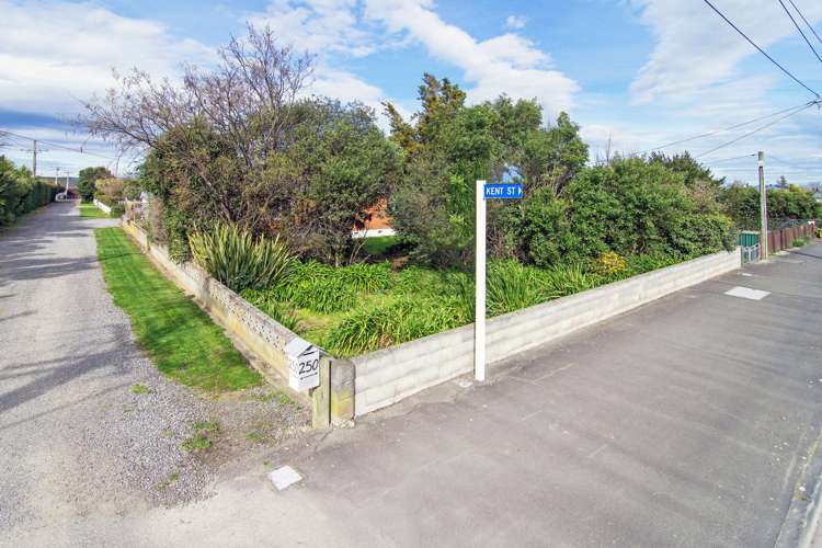 248 High Street North Carterton_24