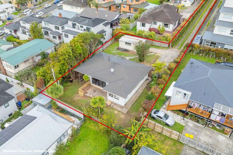 1/221 Wairau Road Totara Vale_3
