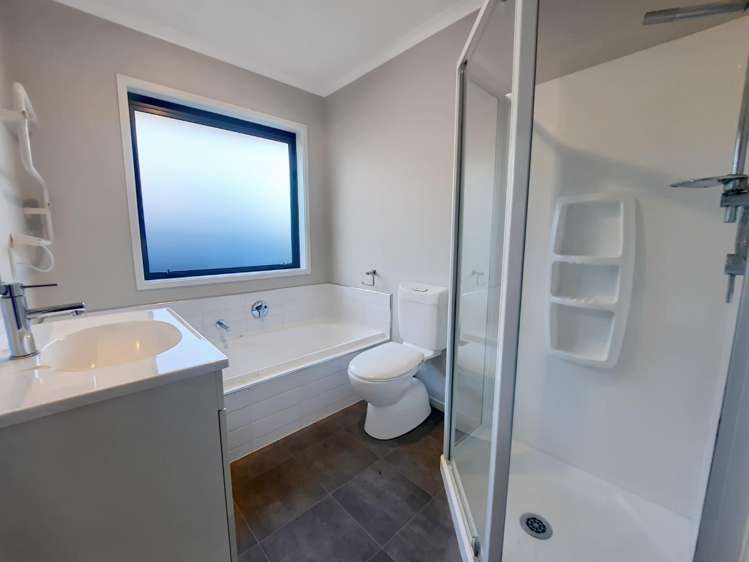 47 Farnborough Way Rolleston_4