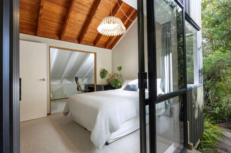 213 Scenic Drive Titirangi_24