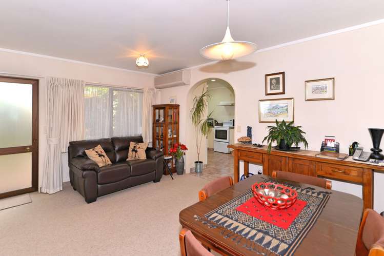 21 Vining Crescent Stoke_6