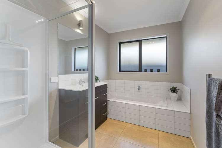 16 Tradewinds Drive Whitby_6