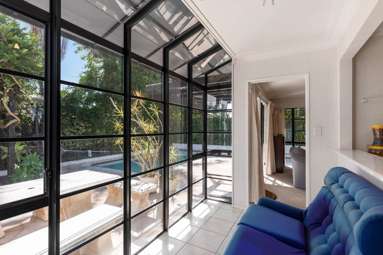 19 Elizabethan Gardens_2