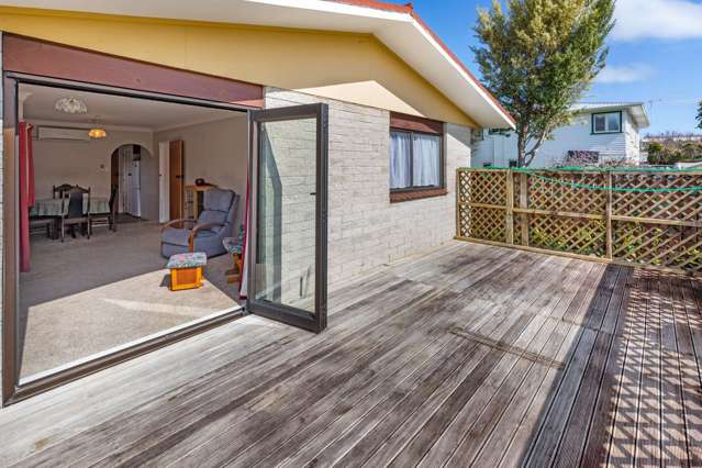 2/14 Burns Street Westown_2