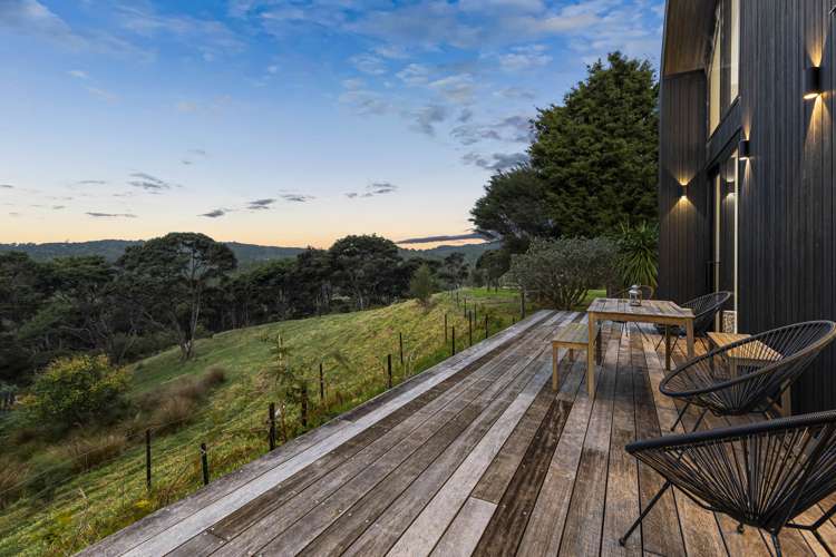 16 Long Road Waitakere_23