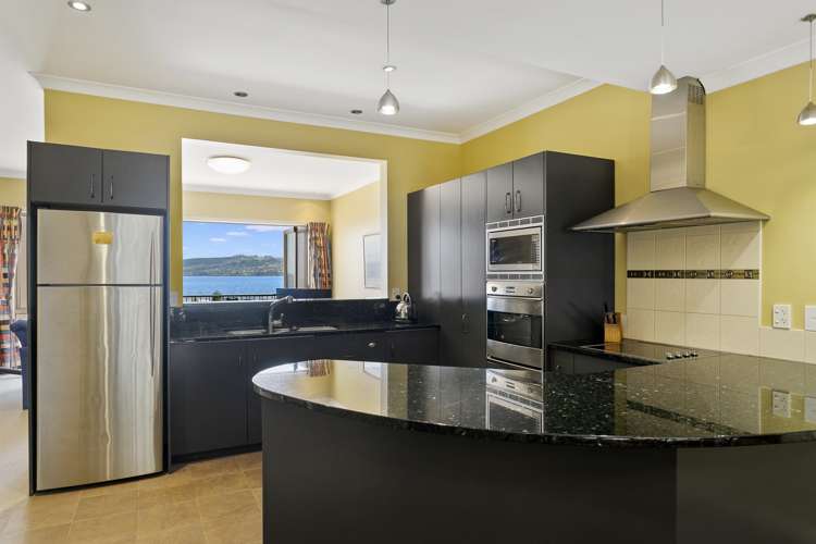 2/144 Lake Terrace Taupo_8