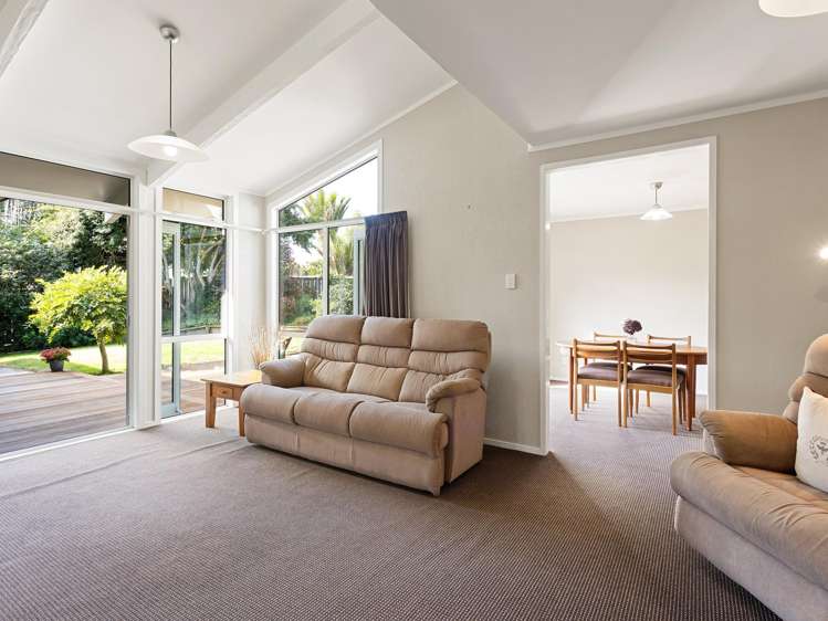 23 Gilbass Avenue Hamilton Lake_11