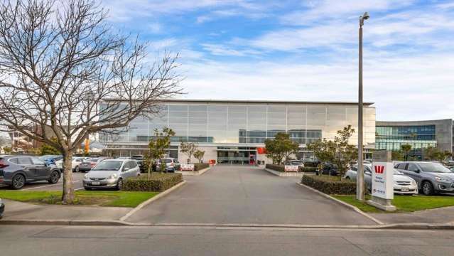 Ground Floor Office in Corporate Business Park