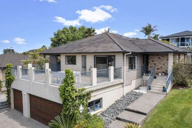 TRANQUIL COMFORT WITH VIEWS OF THE SEA!
