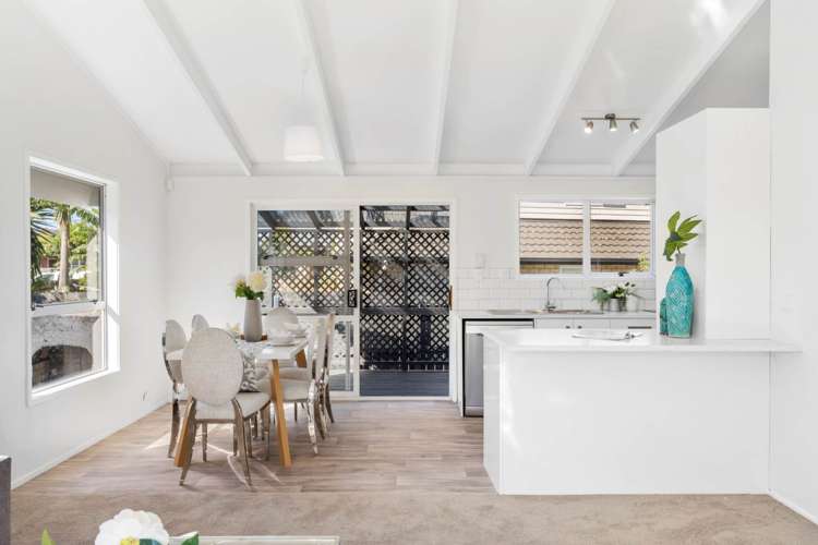 2/111 Canal Road Avondale_5