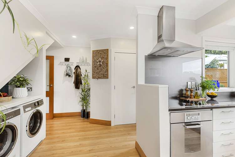 127 Akaroa Drive Maupuia_8