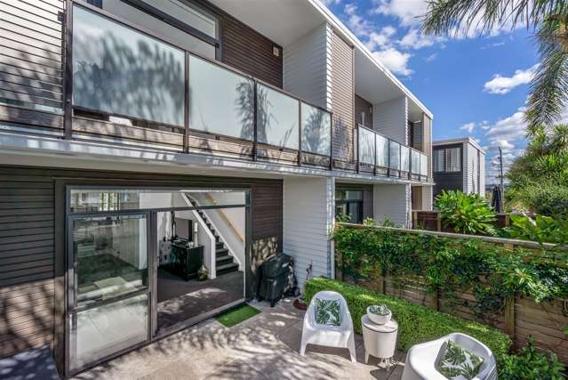 6/50 Ocean View Road Northcote_1