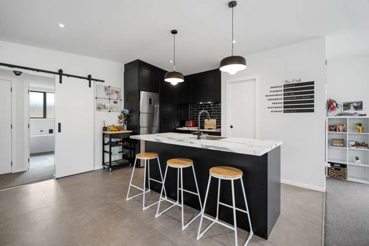 17 Whakaturou Crescent Pyes Pa_3