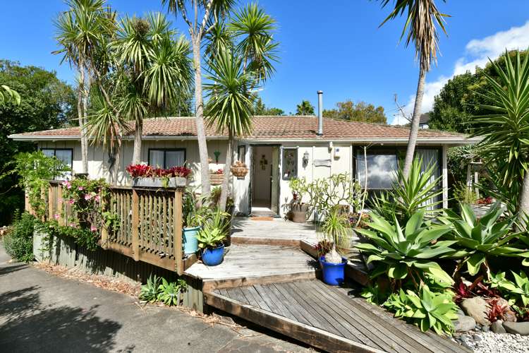 56 Polkinghorne Drive Manly_2