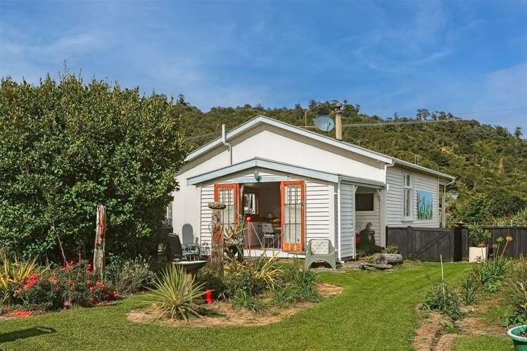 11 River Road Hector_17