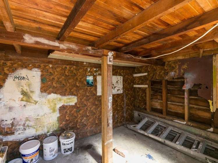 2 Luxford Street Berhampore_18