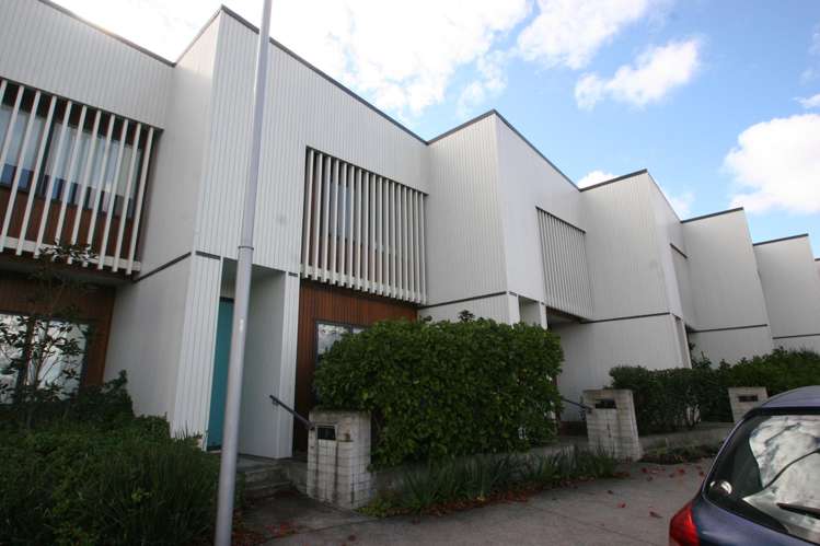 11 Hudson Bay Road_0