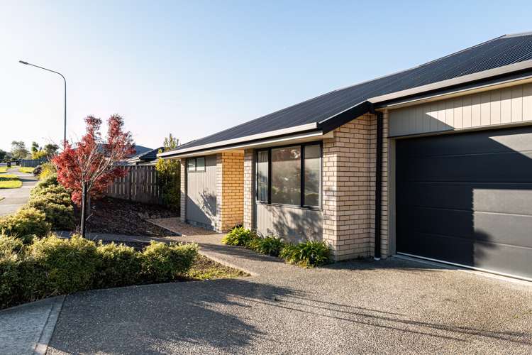 2 Olympus Way Richmond_13