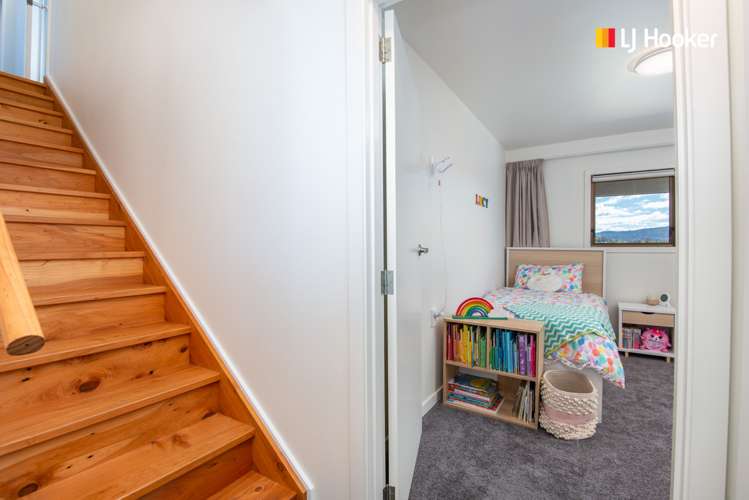 100 Easther Crescent Kew_13