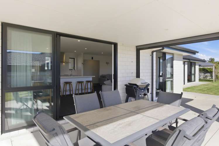 31 Honeyfield Drive Whalers Gate_2