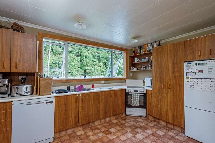 1068 Hinemoa Valley Road Pahiatua_21