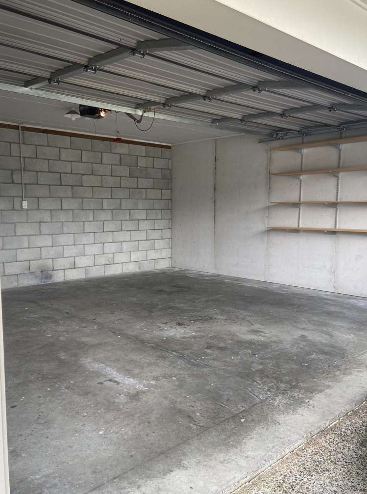 33a Saint Lawrence Street Toi Toi_9