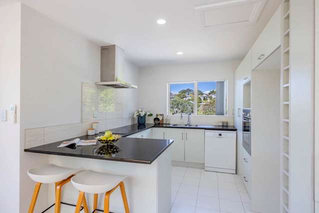 2/30 Martin Crescent Northcote_2