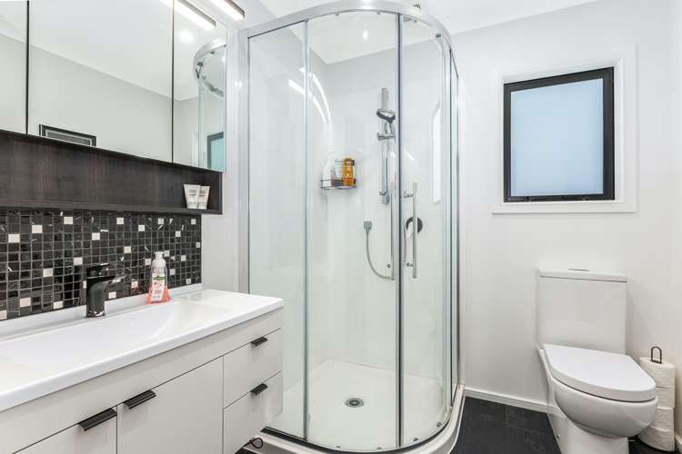 66 Endeavour Drive Whitby_13