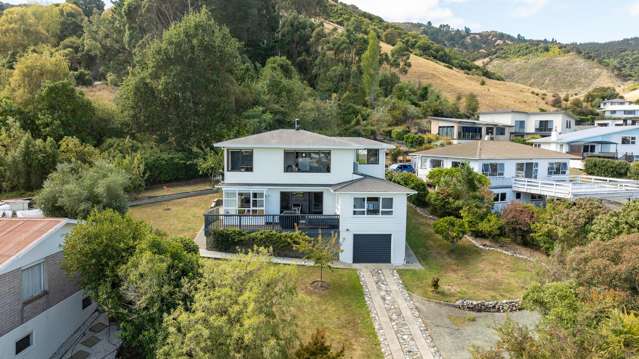 Exceptional Value - Views, Space and Family Living