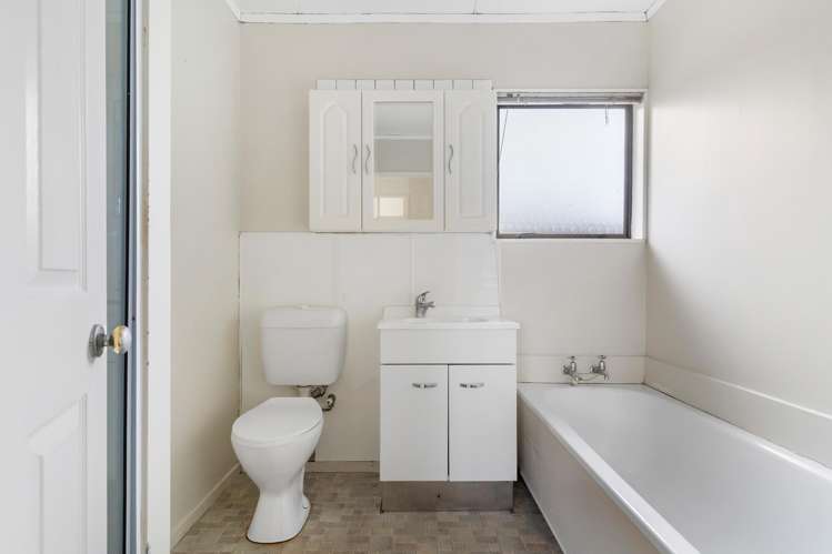 1/10 Vodanovich Road Te Atatu South_9