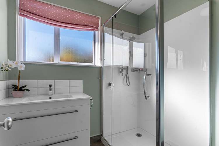 12 Petries Road Woodend_12