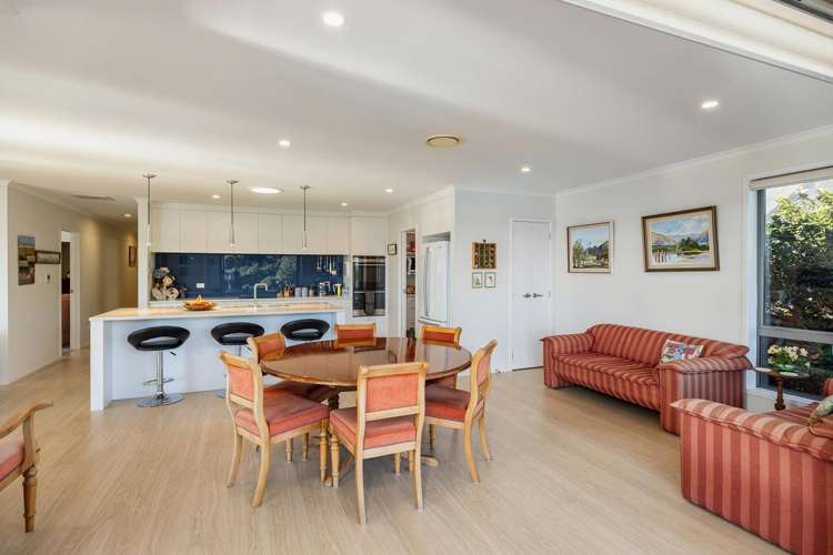 6 Lees Cove Karaka_13