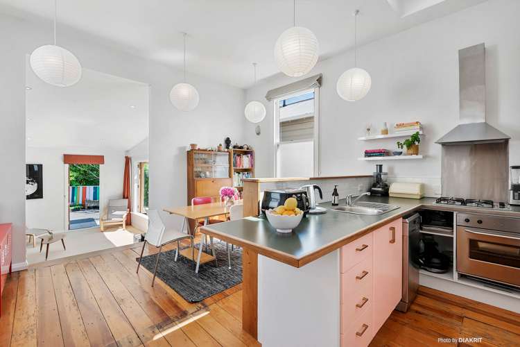 5 Carrington Street Mount Cook_2