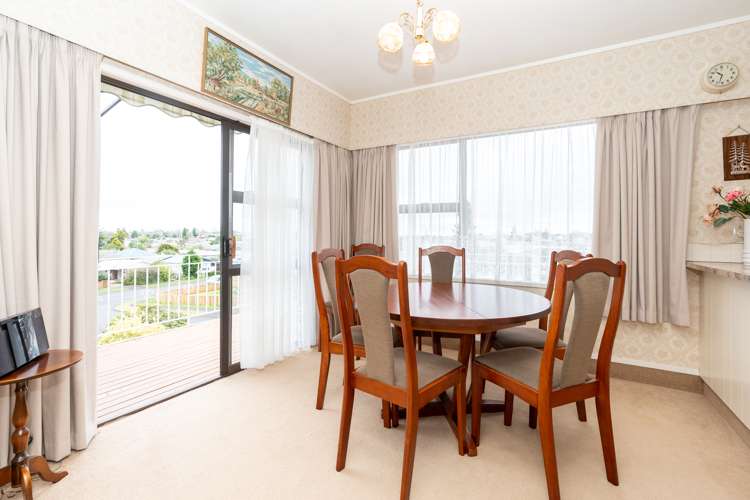 51 Resthill Crescent Glenview_21