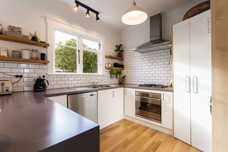 13 Falkirk Street Dalmore_17