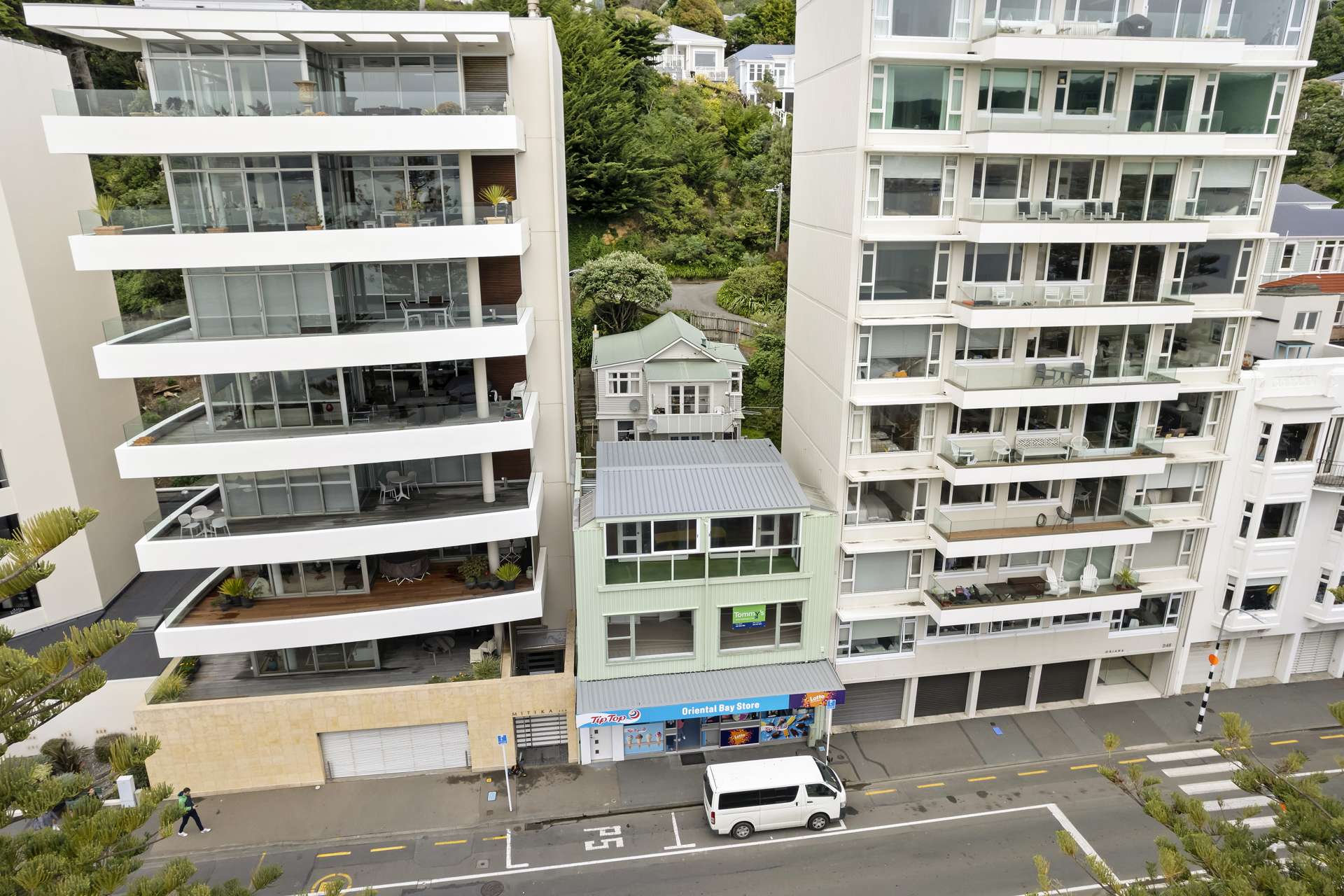 252 Oriental Parade & 1 Baring Street Oriental Bay_0