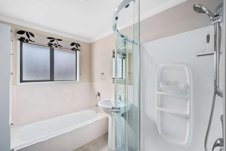 5a Robalan Place Redwoodtown_8