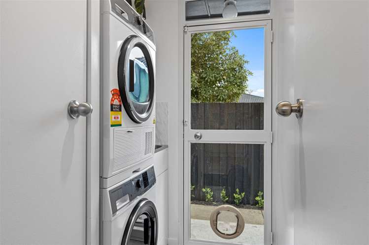 8b Queenspark Drive Parklands_12