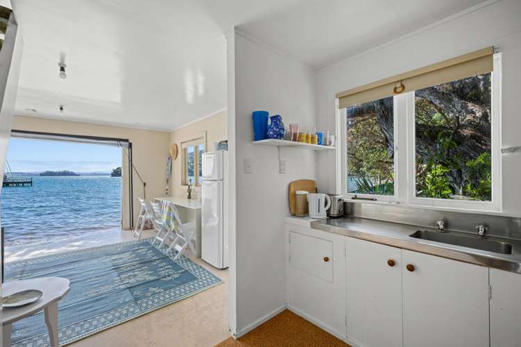 - Stockyard Bay Kawau Island_12