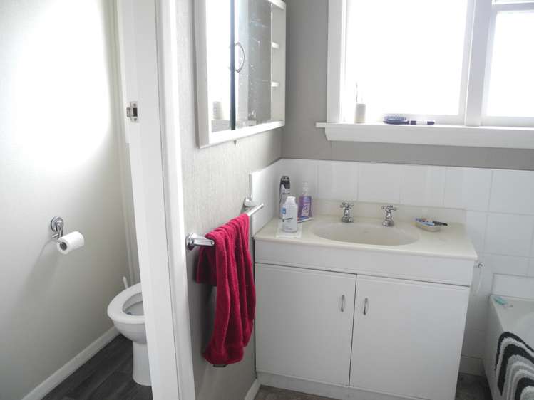 17 Goulds Road Marchwiel_12