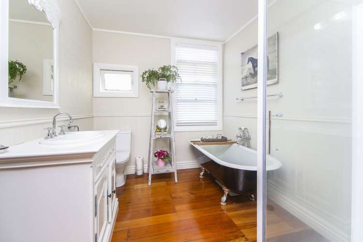 87 Golf Road New Lynn_10