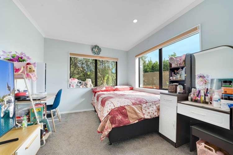 15b Crown Crescent Otara_7